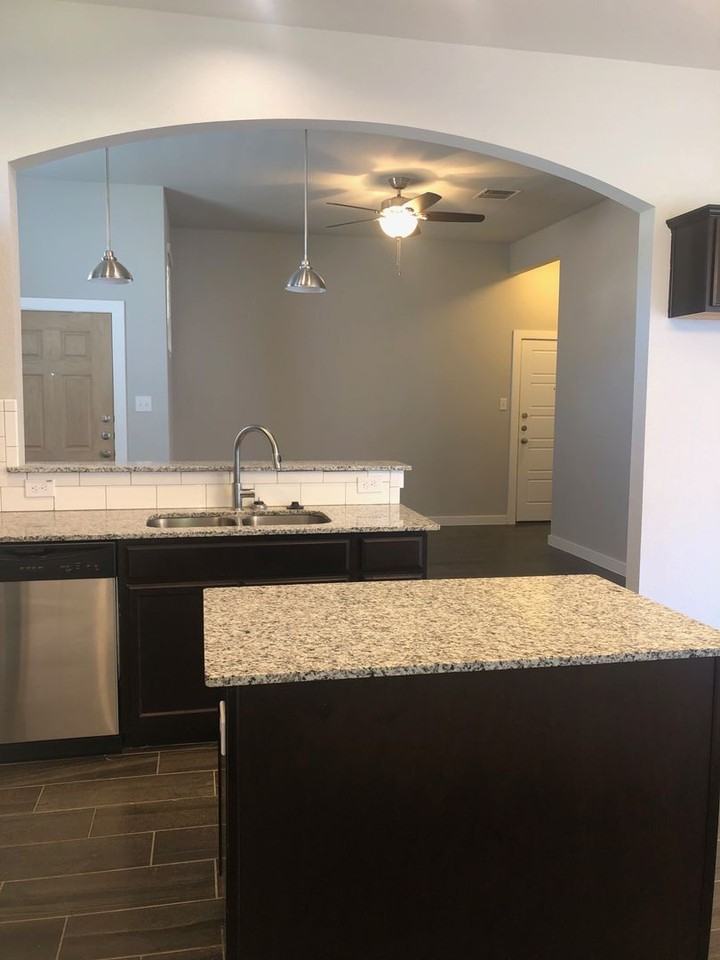 925 Chaparral Trl - Photo 7 of 18
