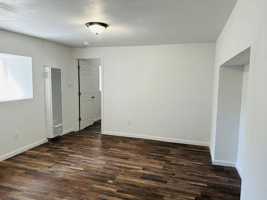 featured image of 921 E 4th St #15