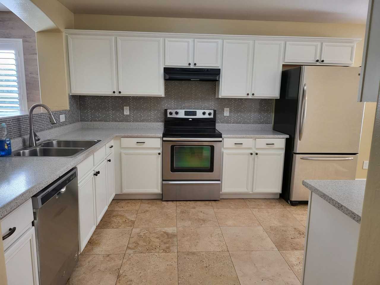 6629 S 18th Dr - Photo 5 of 30