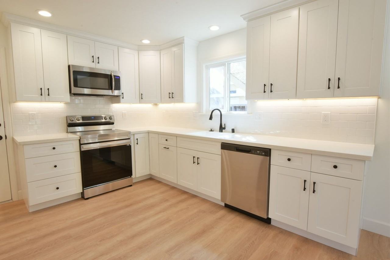 1445 Elam Ave - Photo 3 of 16