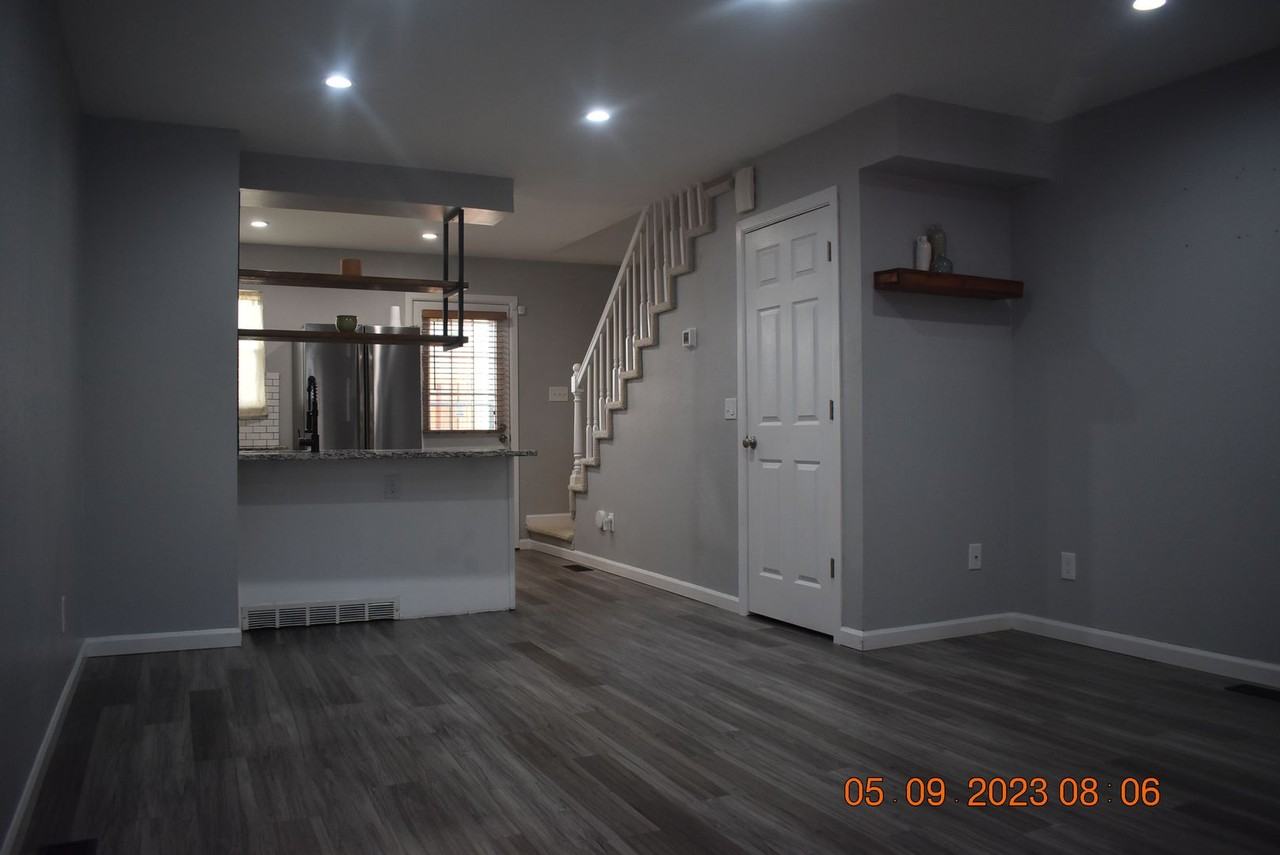 6732 S Holland Way - Photo 2 of 16