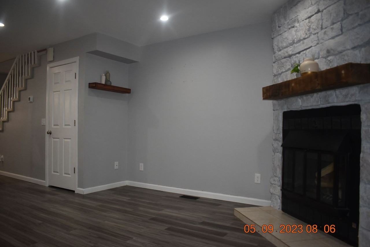 6732 S Holland Way - Photo 3 of 16