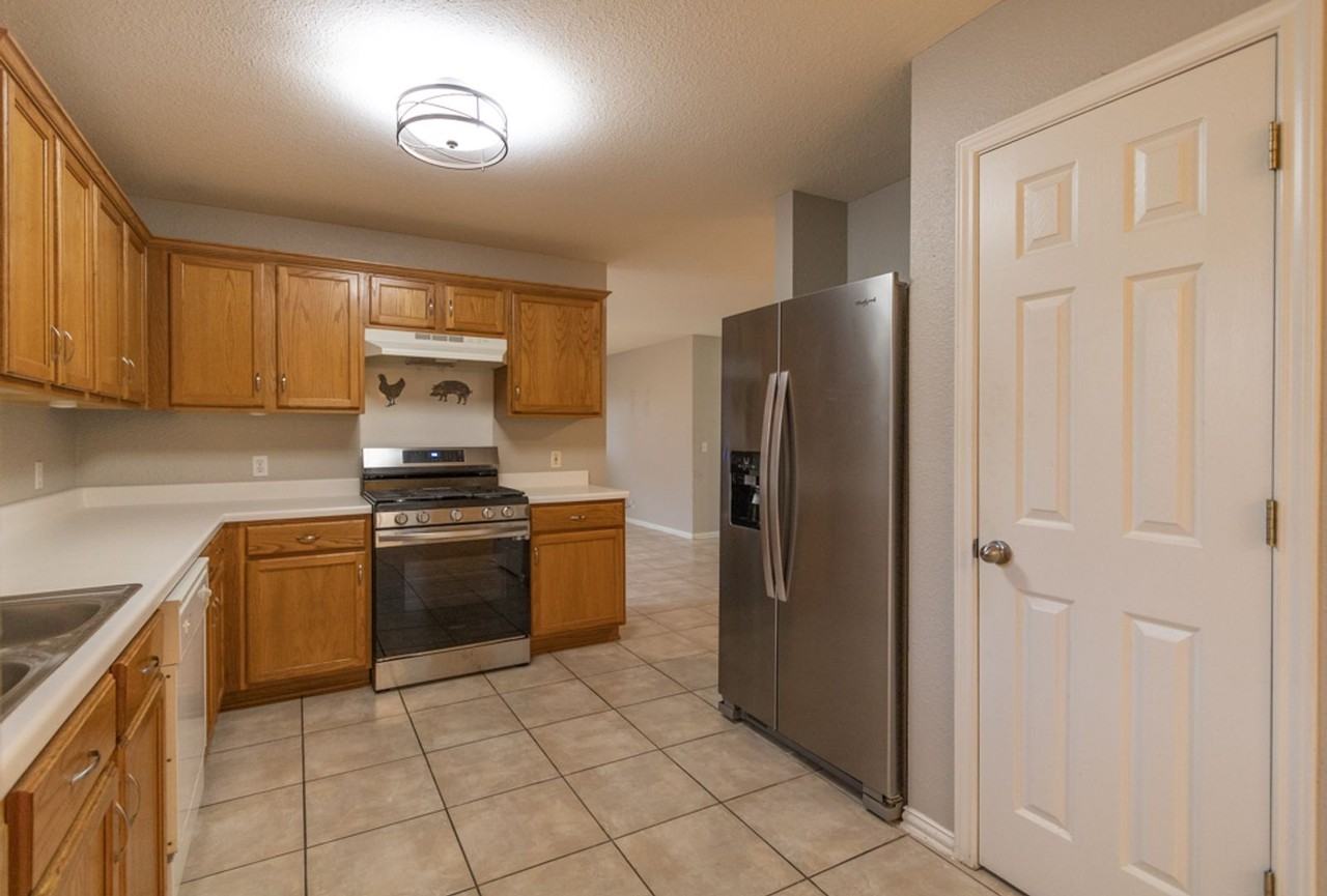 6905 Broad Brook Dr - Photo 4 of 24