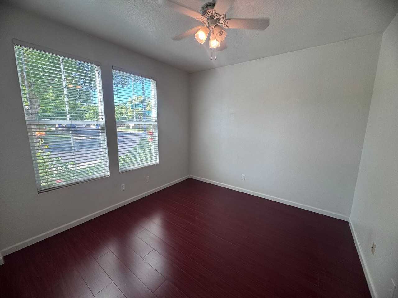 9801 Caygoude Ct - Photo 4 of 30