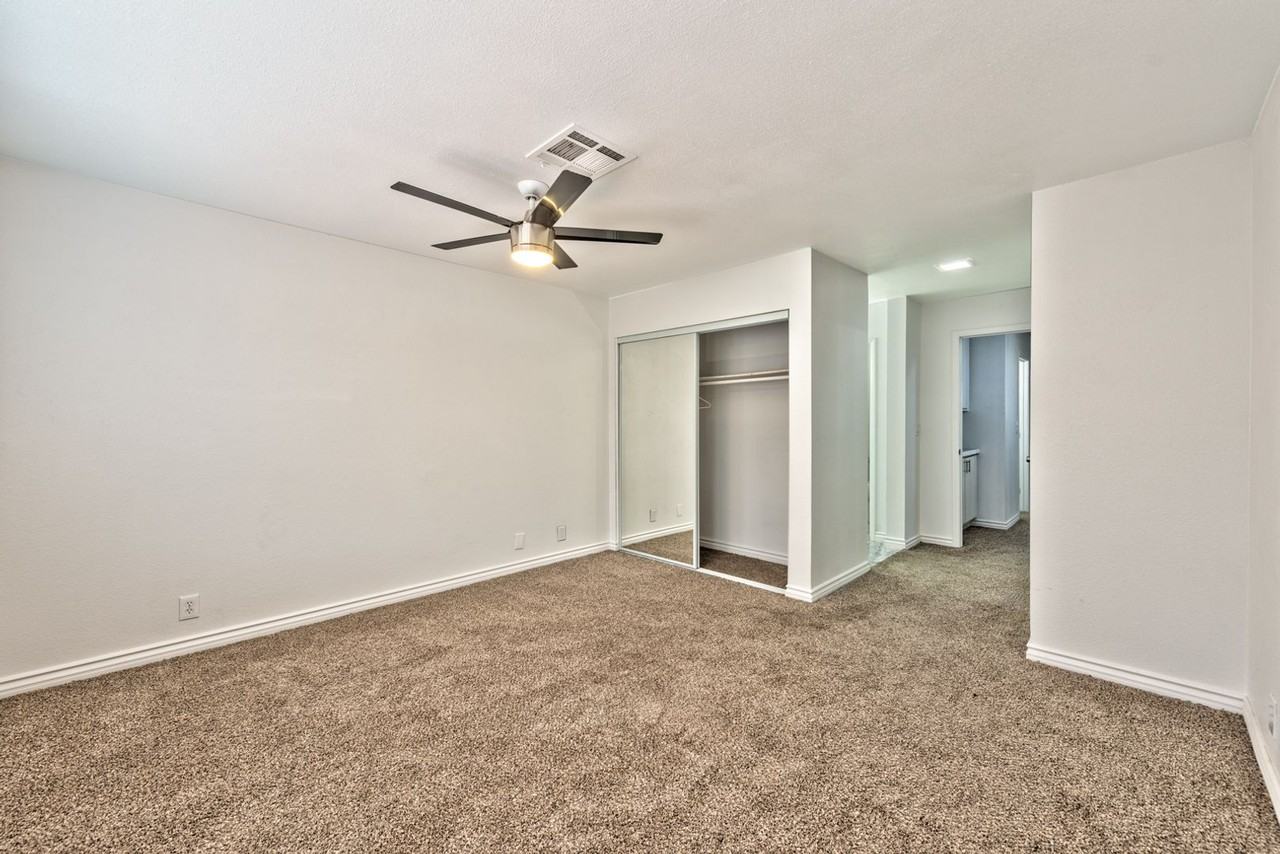7767 Parnell Ave - Photo 7 of 16
