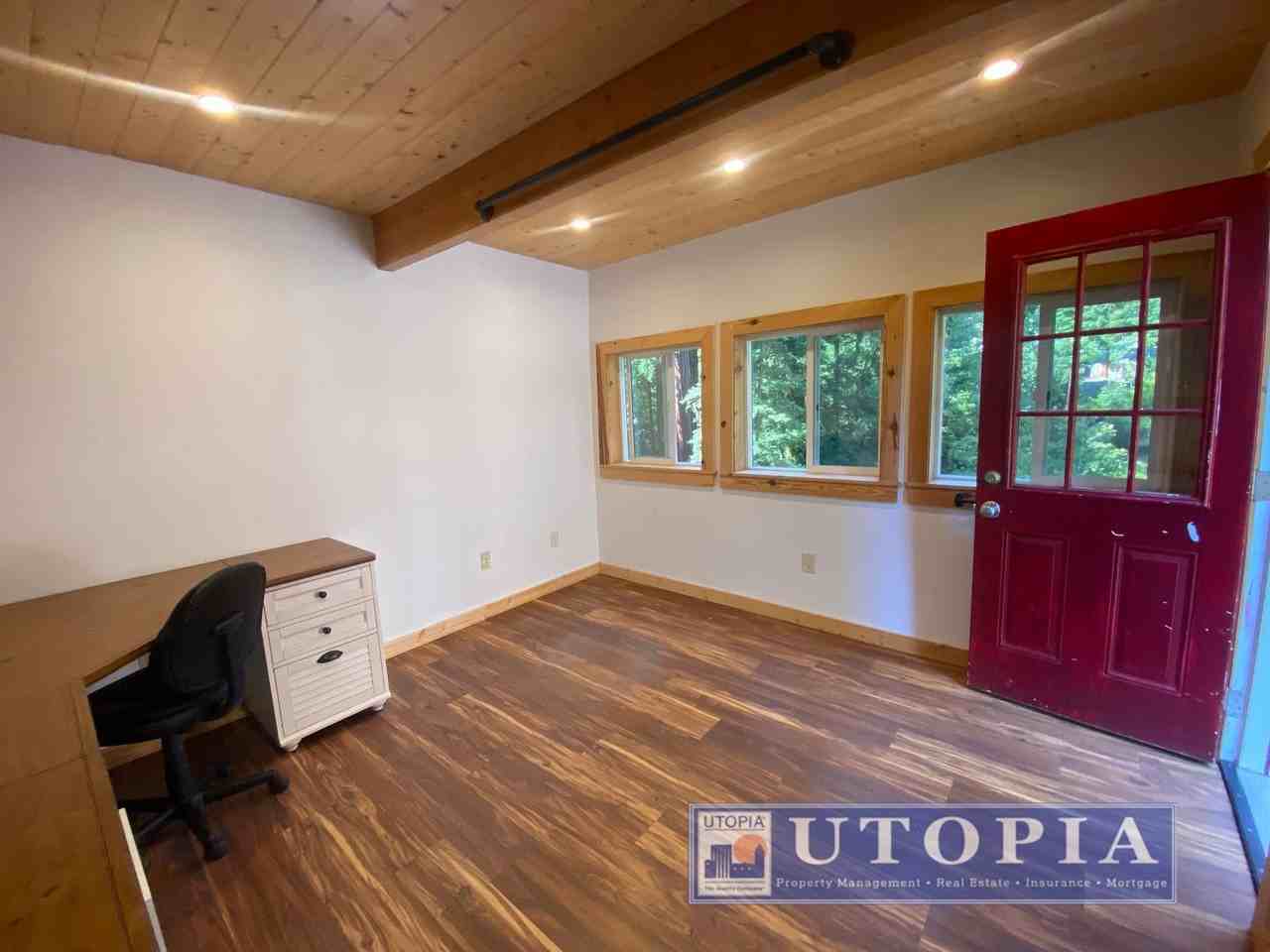 1068 Laurel Ave - Photo 6 of 50
