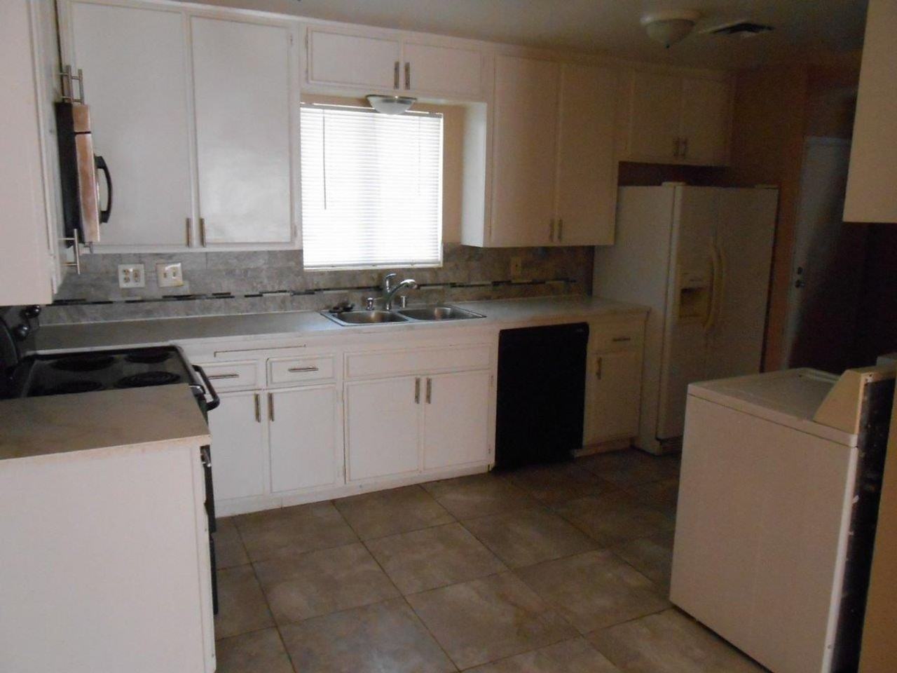 544 Greenbriar Townhouse Way - Photo 4 of 23