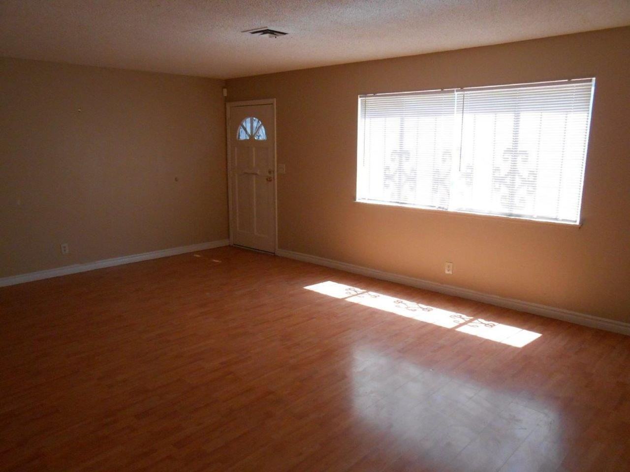 544 Greenbriar Townhouse Way - Photo 6 of 23
