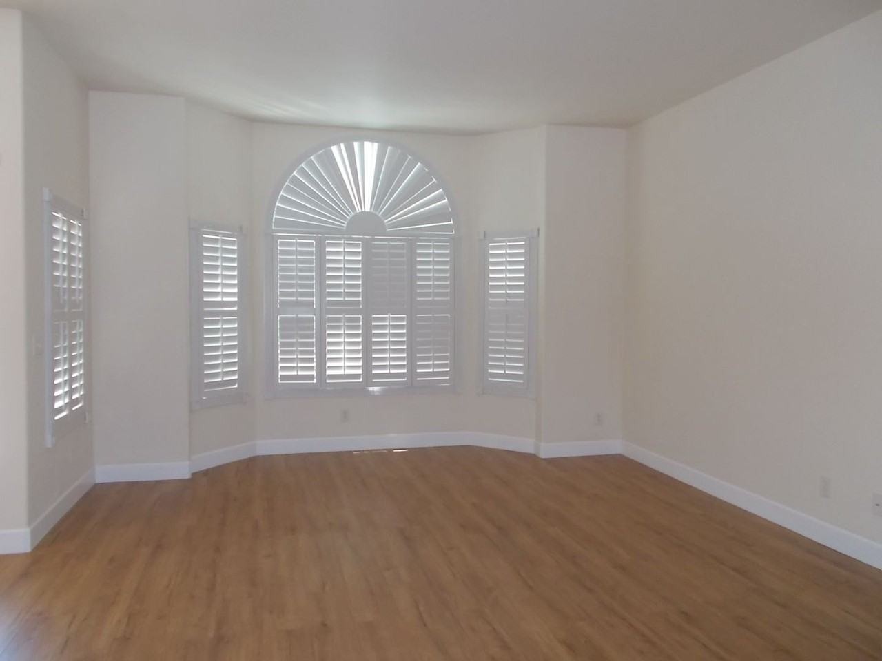 112 Golf Course St - Photo 4 of 26