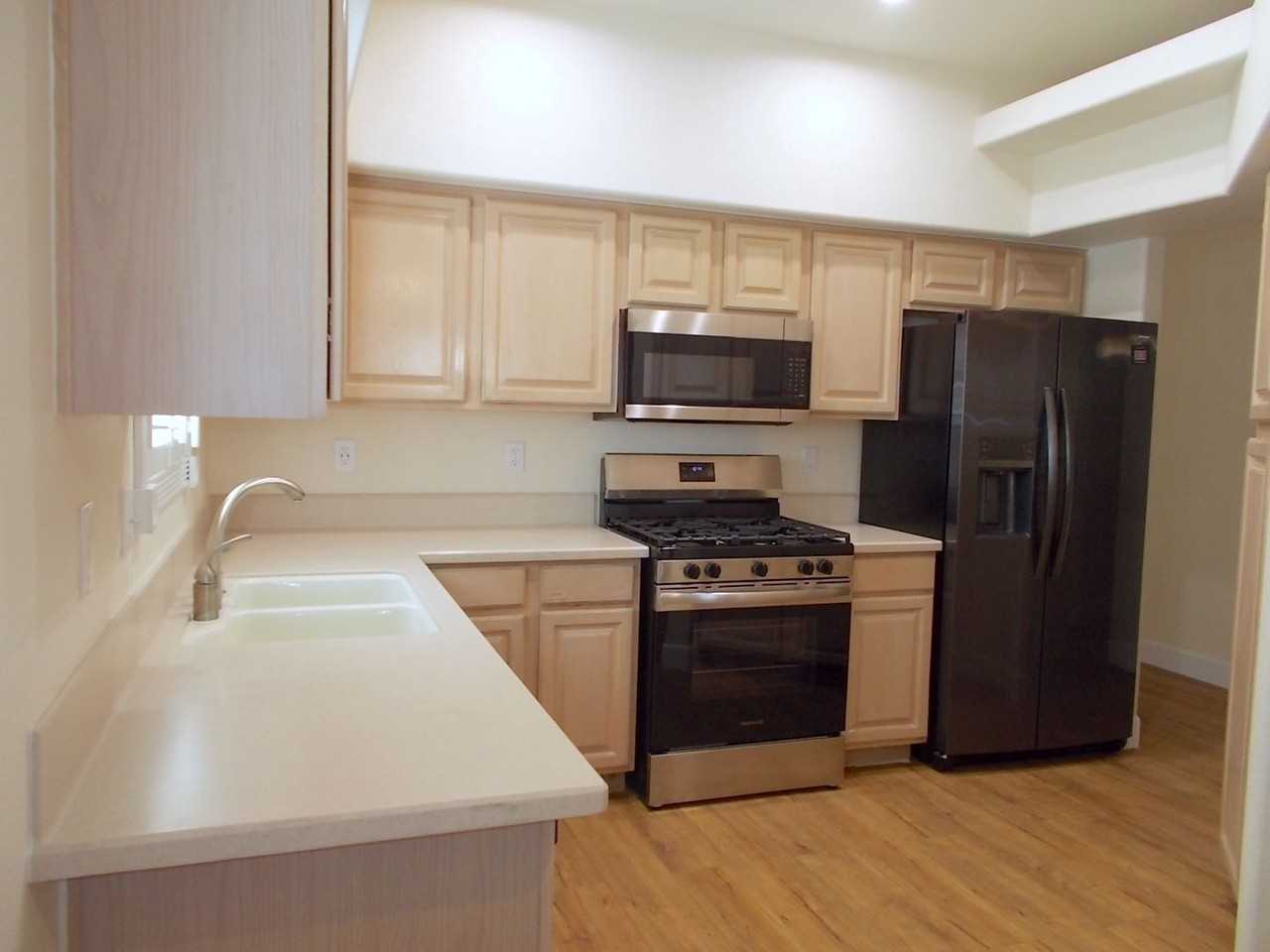 112 Golf Course St - Photo 7 of 26