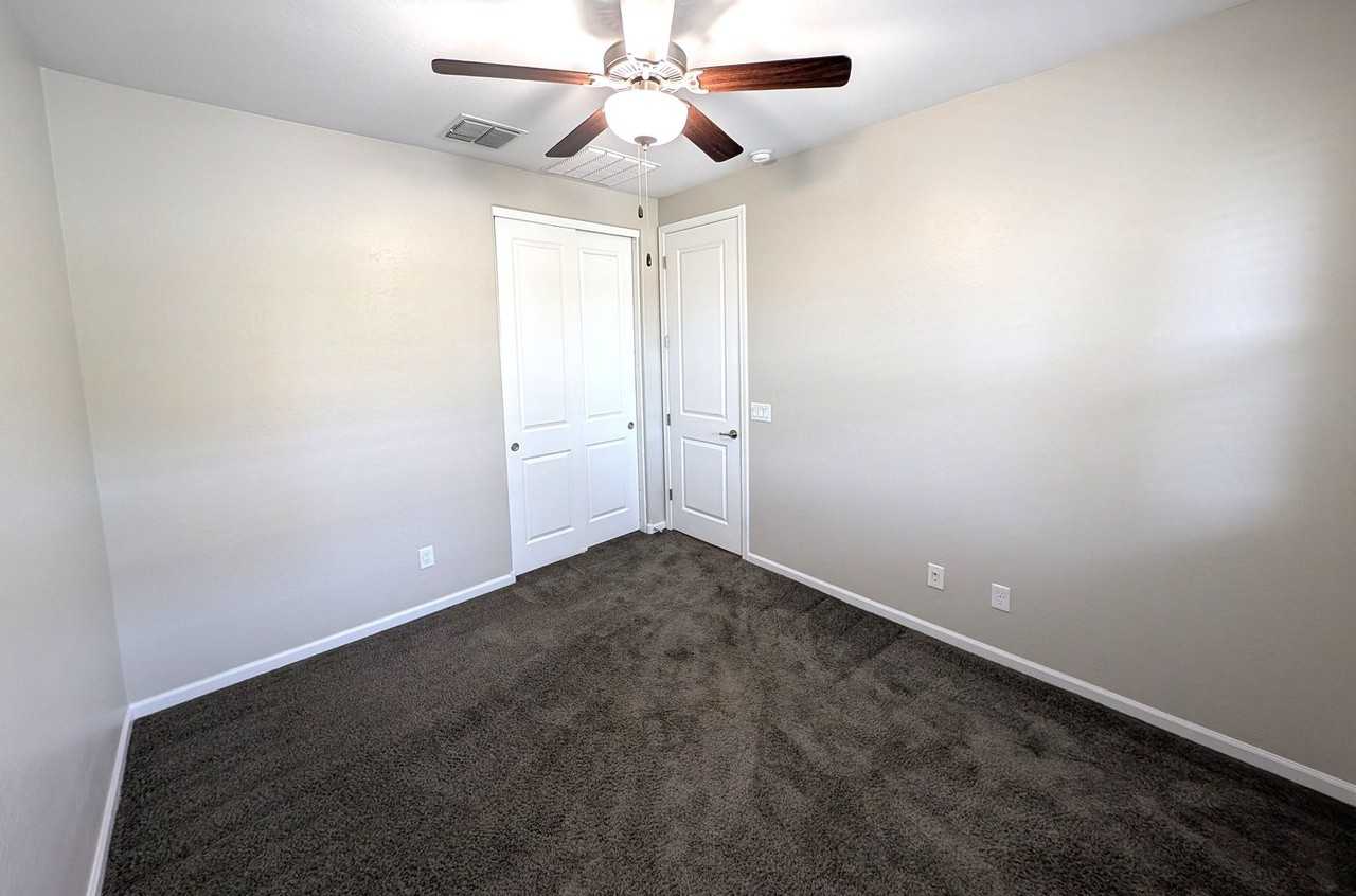 10564 E Sebring Ave - Photo 4 of 36
