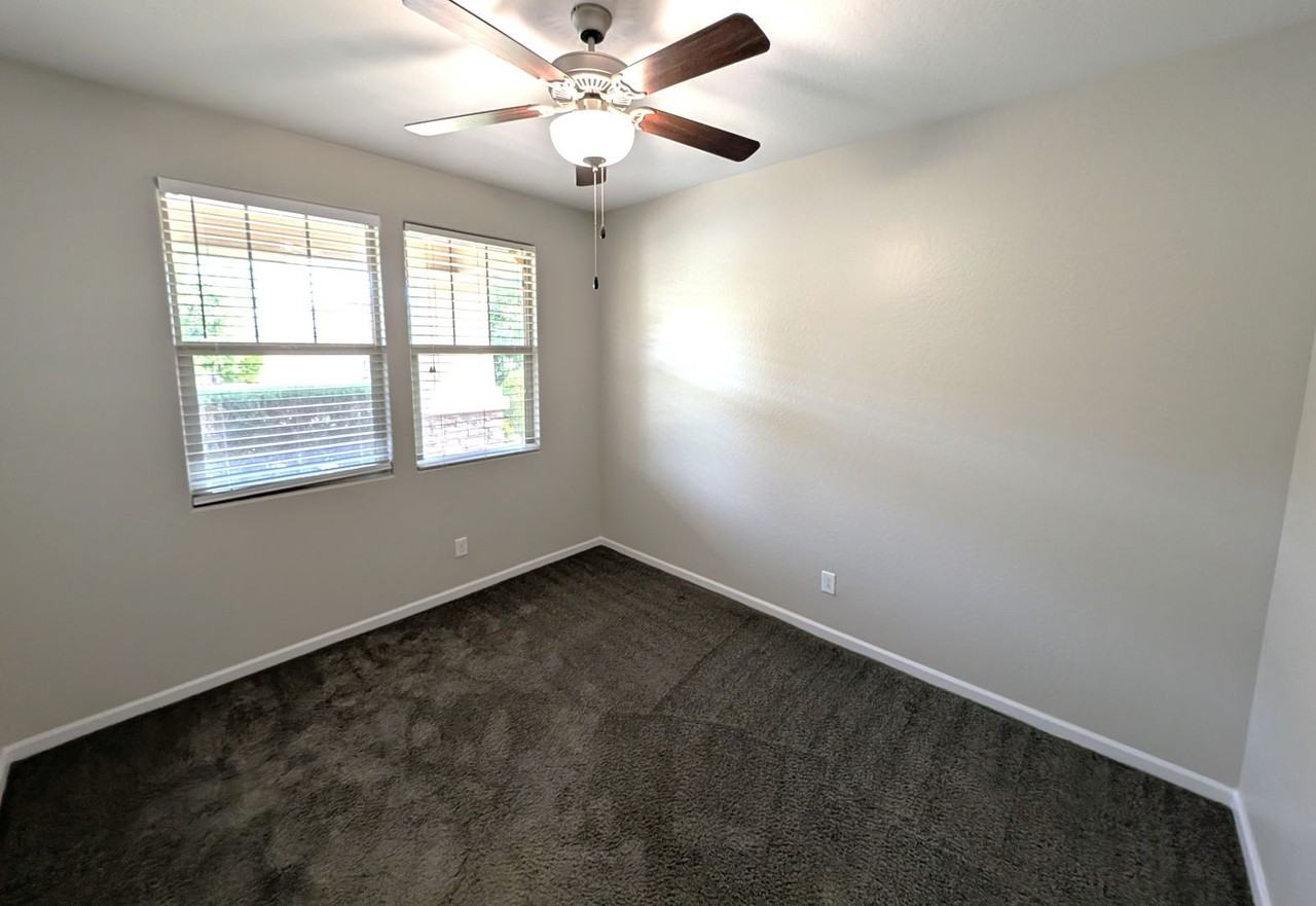 10564 E Sebring Ave - Photo 5 of 36