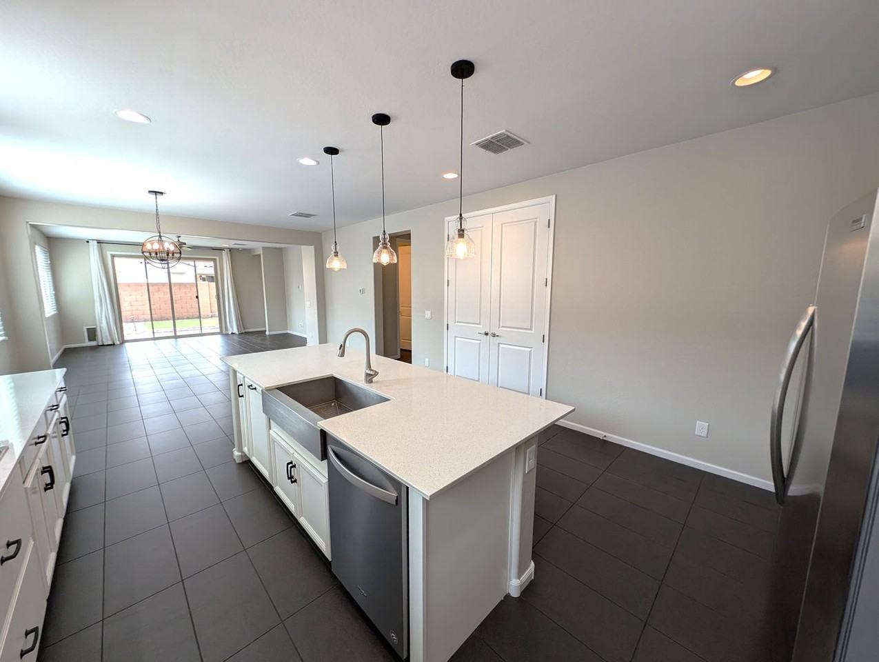 10564 E Sebring Ave - Photo 7 of 36