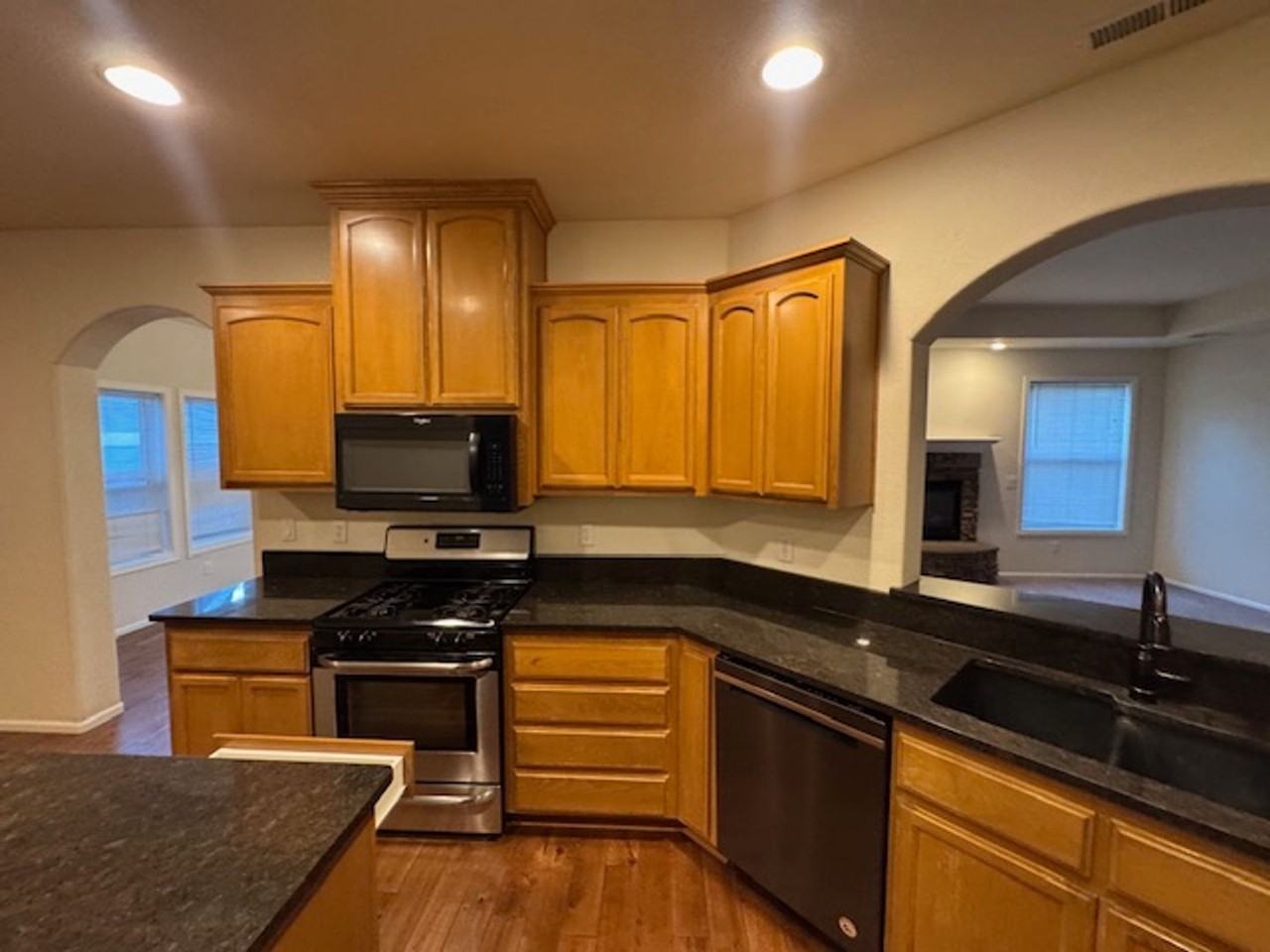 3807 Creek Mont Dr - Photo 3 of 20