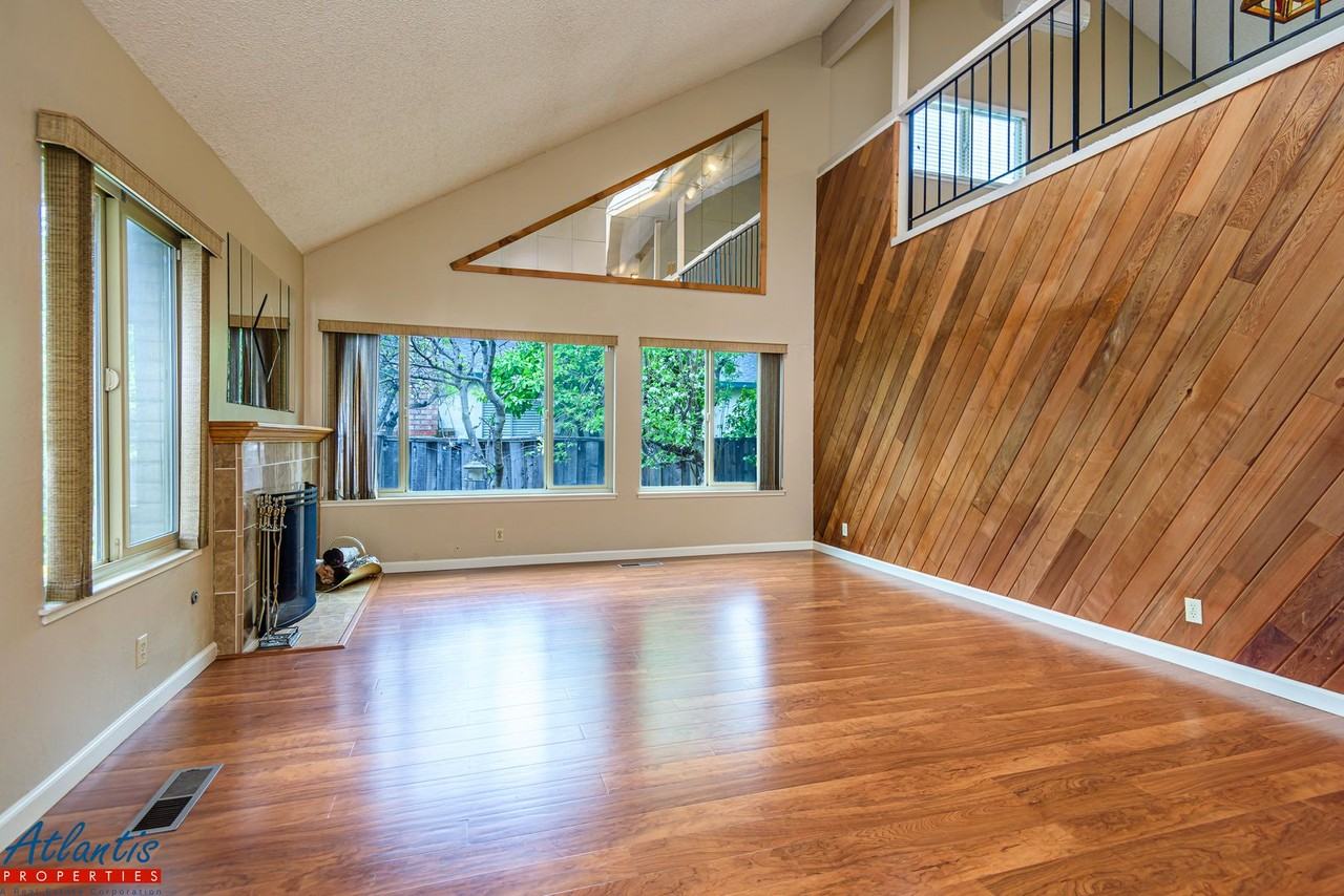 4442 Silverberry Dr - Photo 3 of 21
