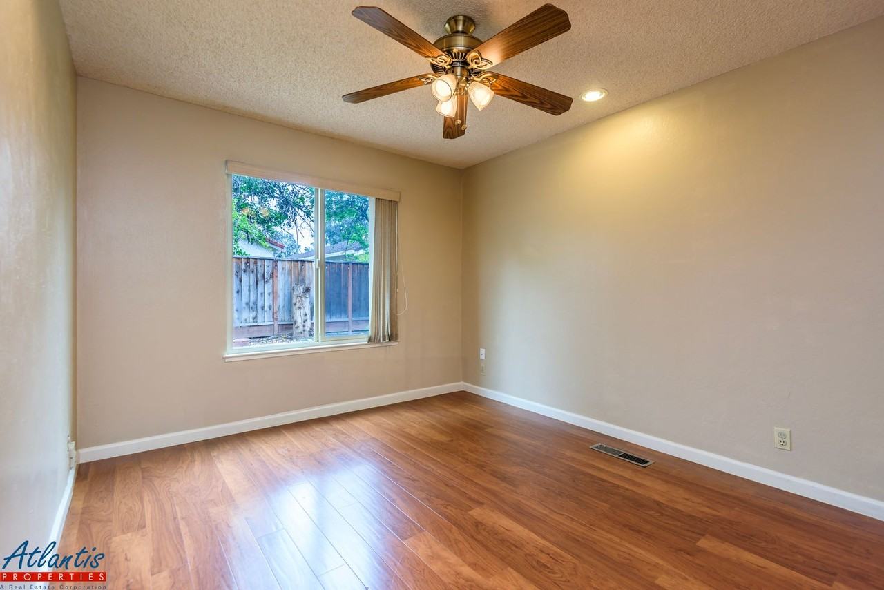 4442 Silverberry Dr - Photo 7 of 21