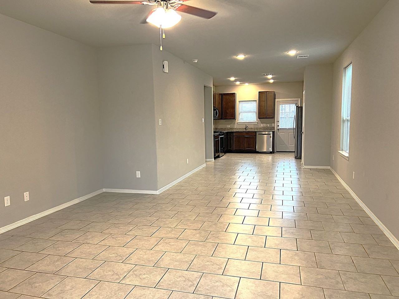 25606 Northpark Palm Dr - Photo 2 of 33