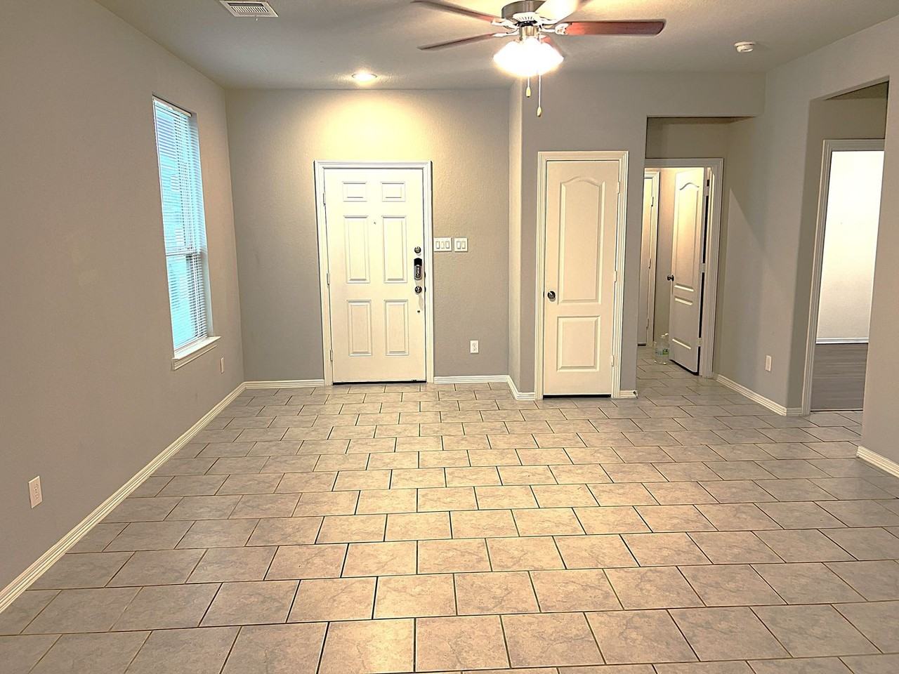 25606 Northpark Palm Dr - Photo 3 of 33