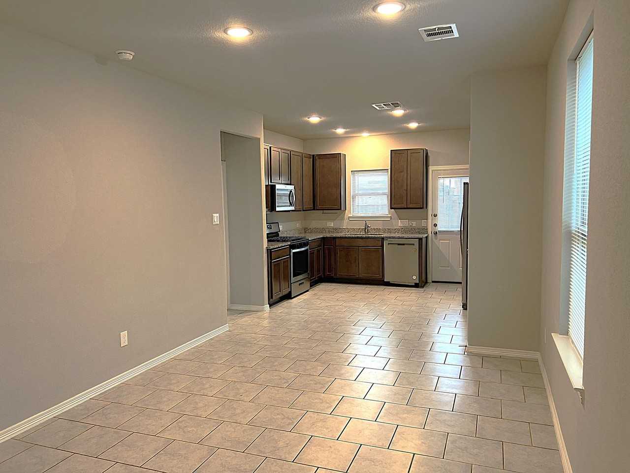 25606 Northpark Palm Dr - Photo 4 of 33