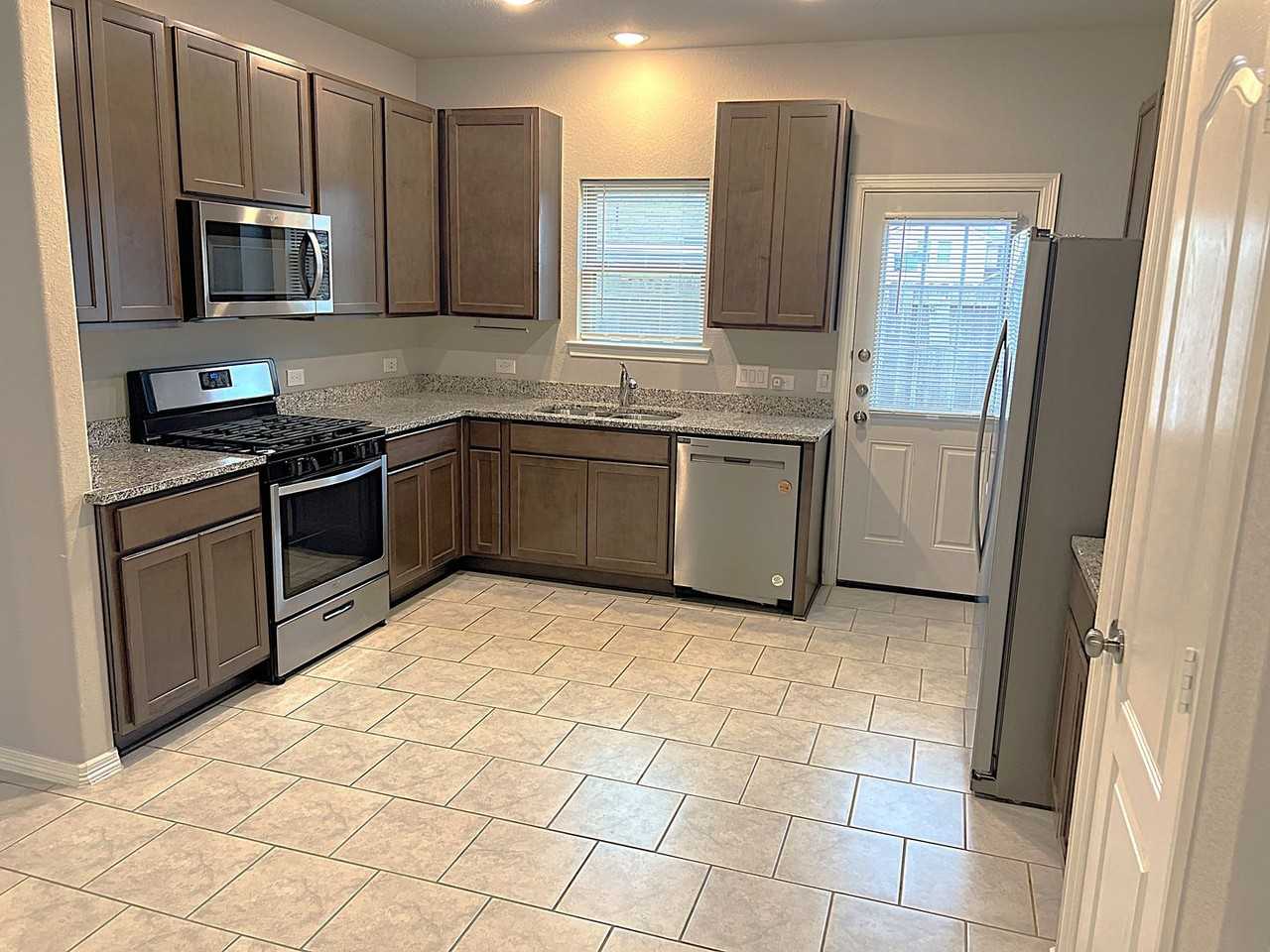 25606 Northpark Palm Dr - Photo 6 of 33