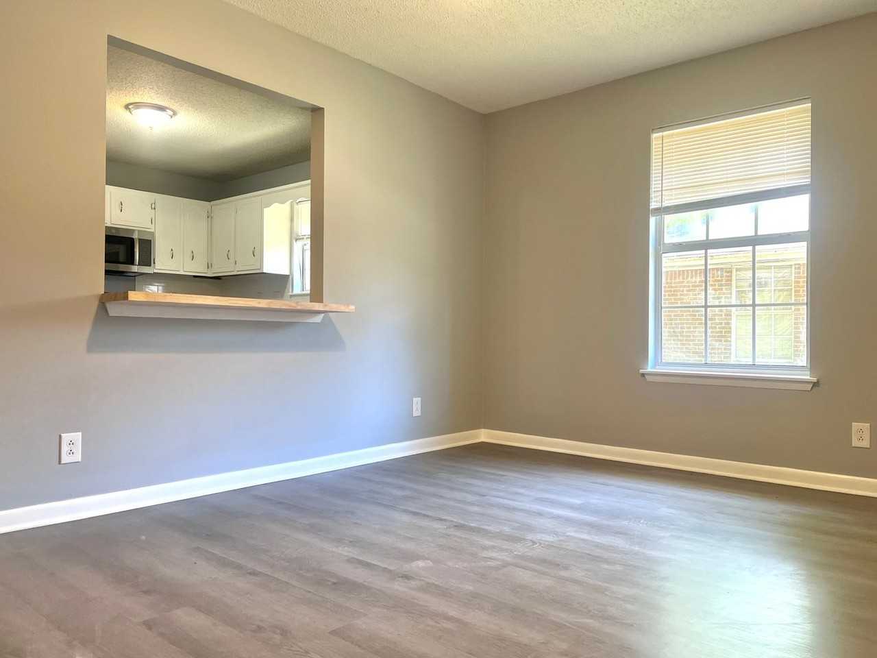 211 Chapel St - Photo 2 of 9