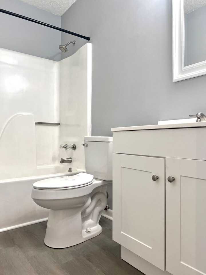 211 Chapel St - Photo 7 of 9