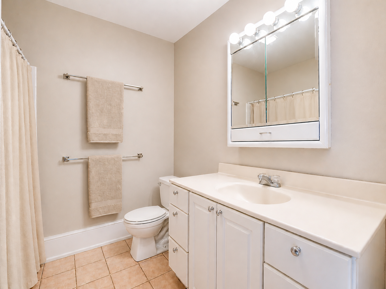 2556 Dupont Ave S #1 - Photo 4 of 5