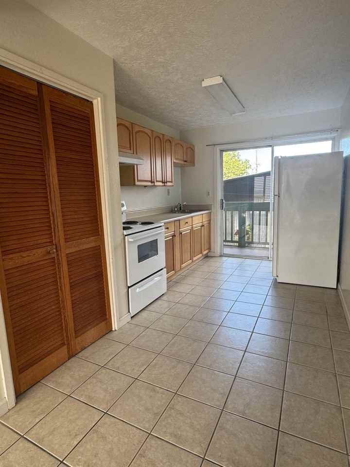 464 Kalanikoa St #204 - Photo 3 of 7