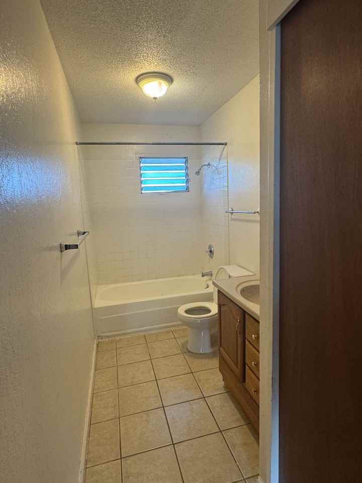 464 Kalanikoa St #204 - Photo 4 of 7