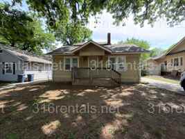featured image of 919 W 1st Ave