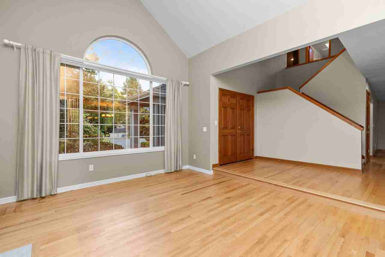 12357 76th Ct Ne - Photo 4 of 41