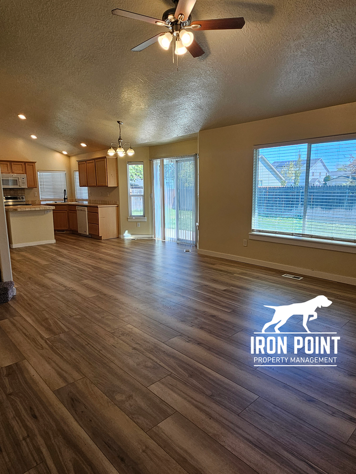 17344 N Cody Ave - Photo 4 of 33