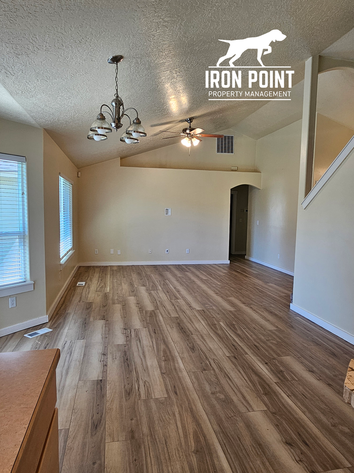 17344 N Cody Ave - Photo 7 of 33