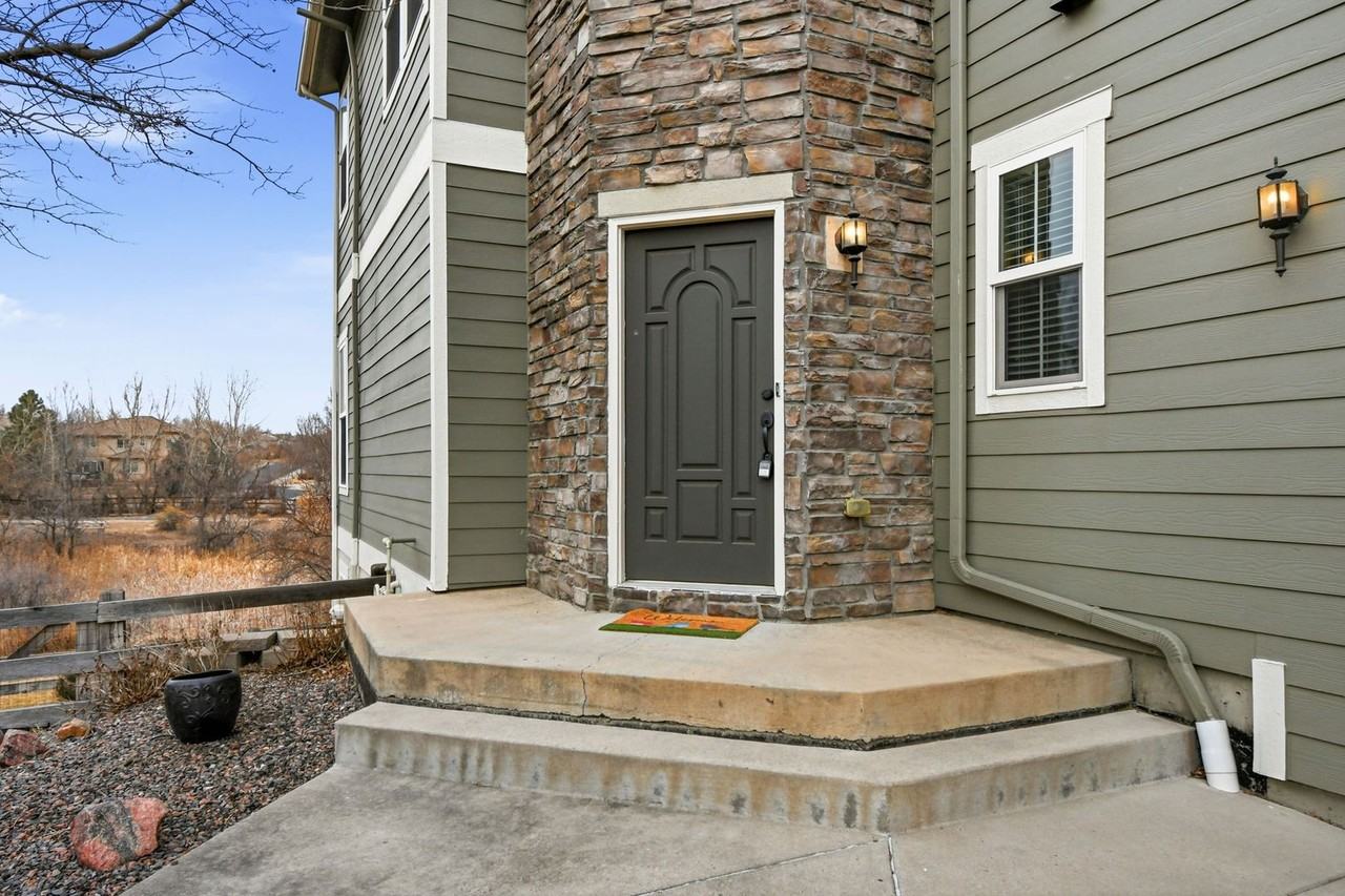 11865 E Maplewood Ave - Photo 3 of 38