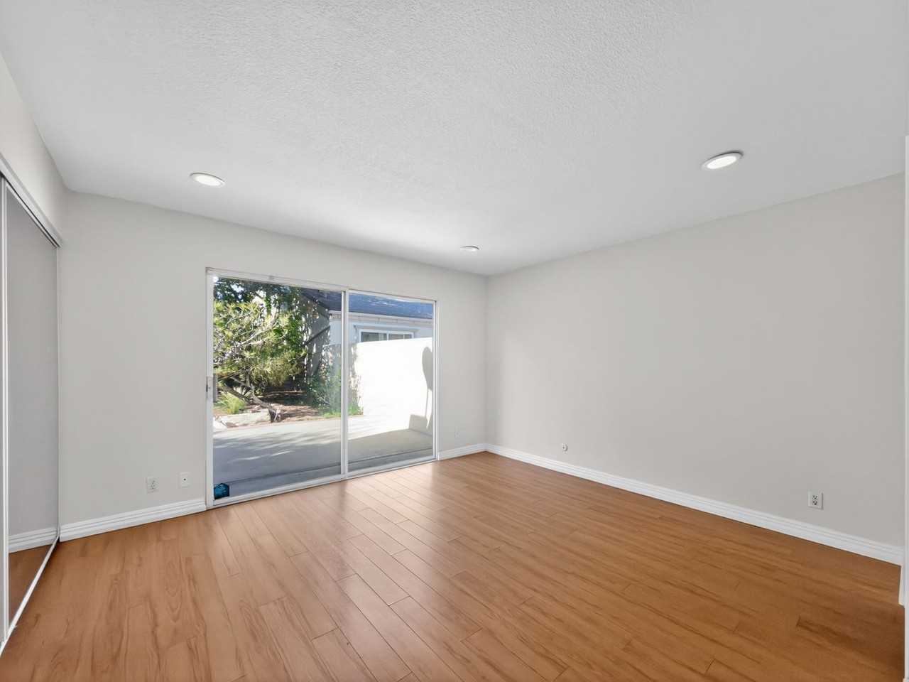 4421 Sandburg Way - Photo 7 of 20