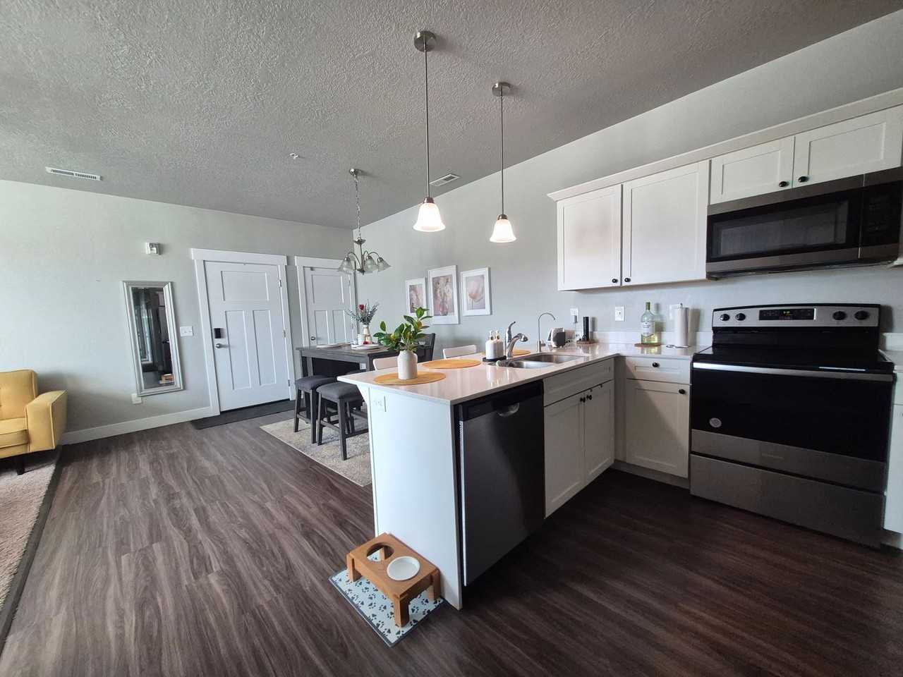 4683 4683 W Sylvie Court, #202 - Photo 7 of 21
