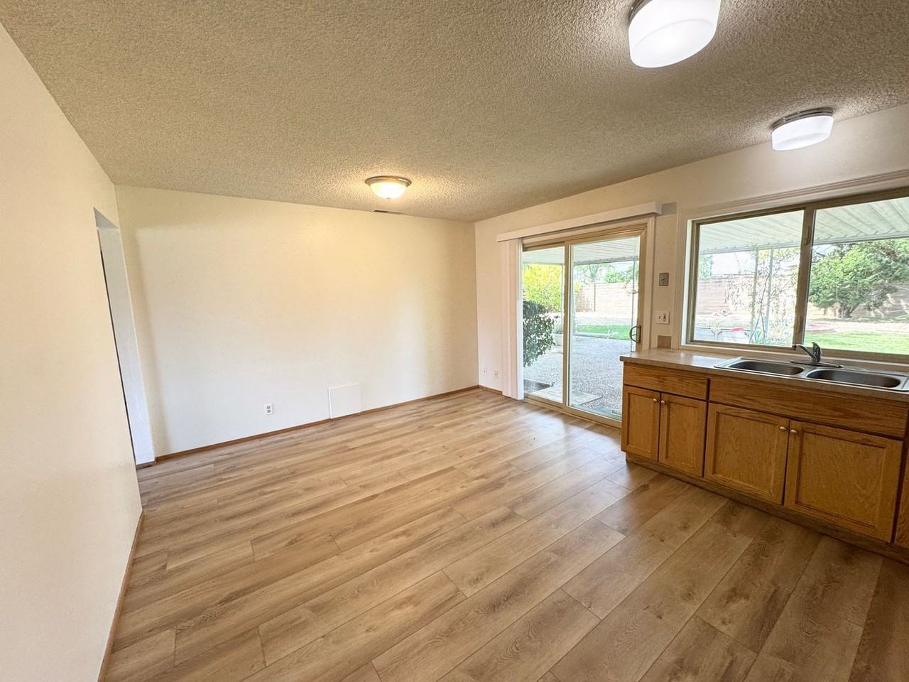 724 Saturn Way - Photo 3 of 16