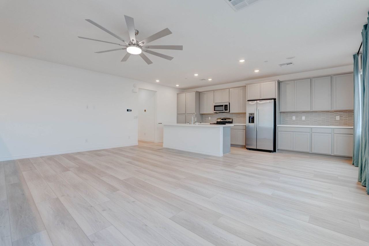 3302 Viola Hills Ave - Photo 2 of 31