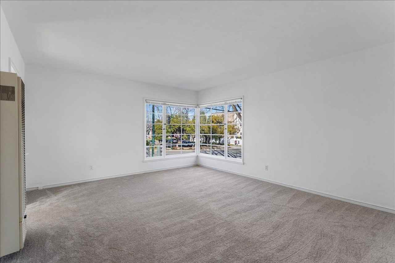 1545 8th St - Photo 2 of 14