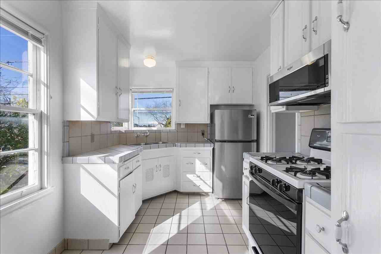 1545 8th St - Photo 6 of 14