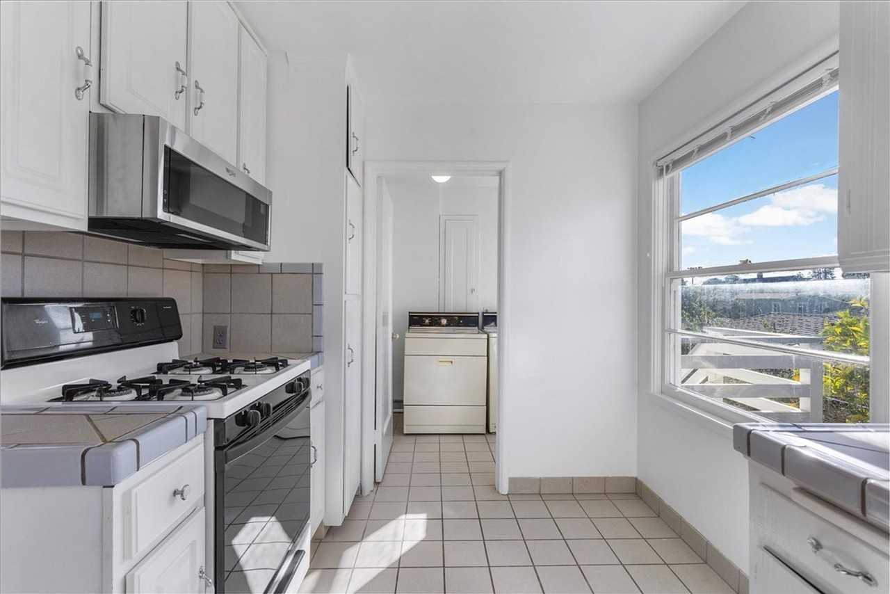 1545 8th St - Photo 7 of 14