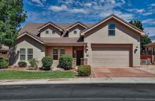 featured image of 3304 W Palomar