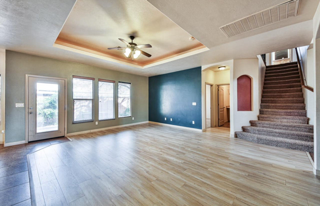3304 W Palomar - Photo 3 of 16