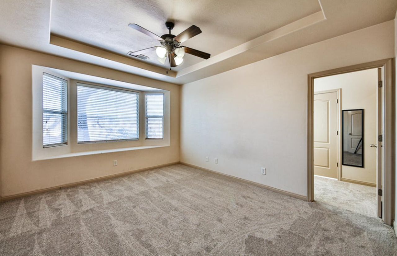 3304 W Palomar - Photo 5 of 16