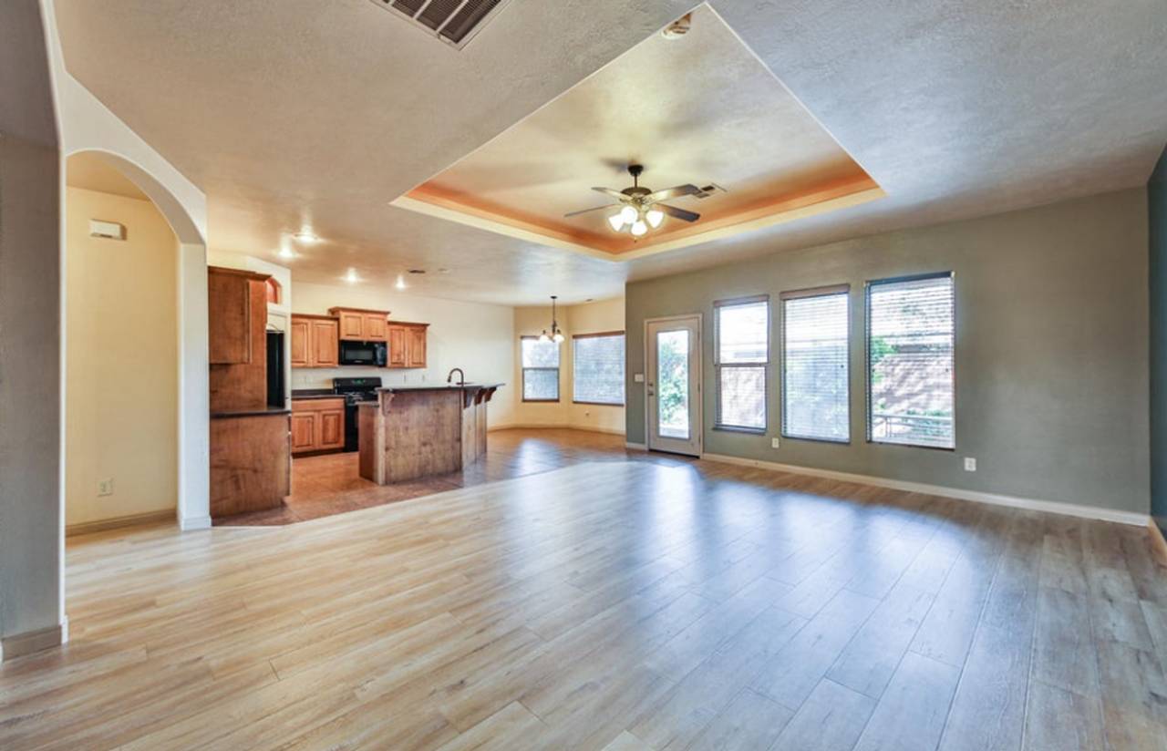 3304 W Palomar - Photo 7 of 16