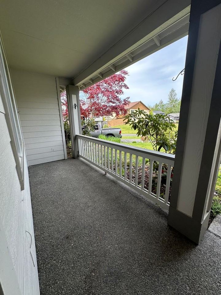 408 Saratoga St - Photo 2 of 23