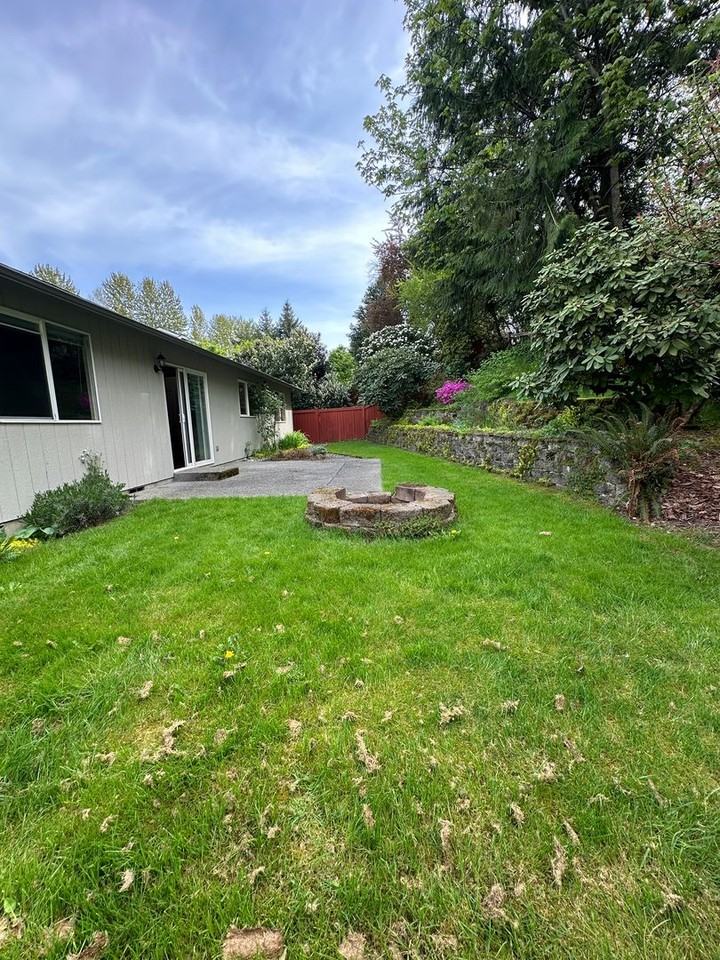 408 Saratoga St - Photo 5 of 23