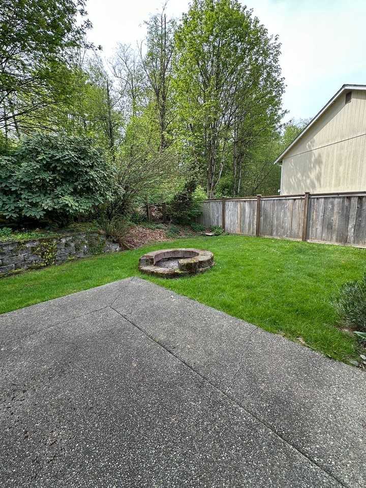 408 Saratoga St - Photo 7 of 23