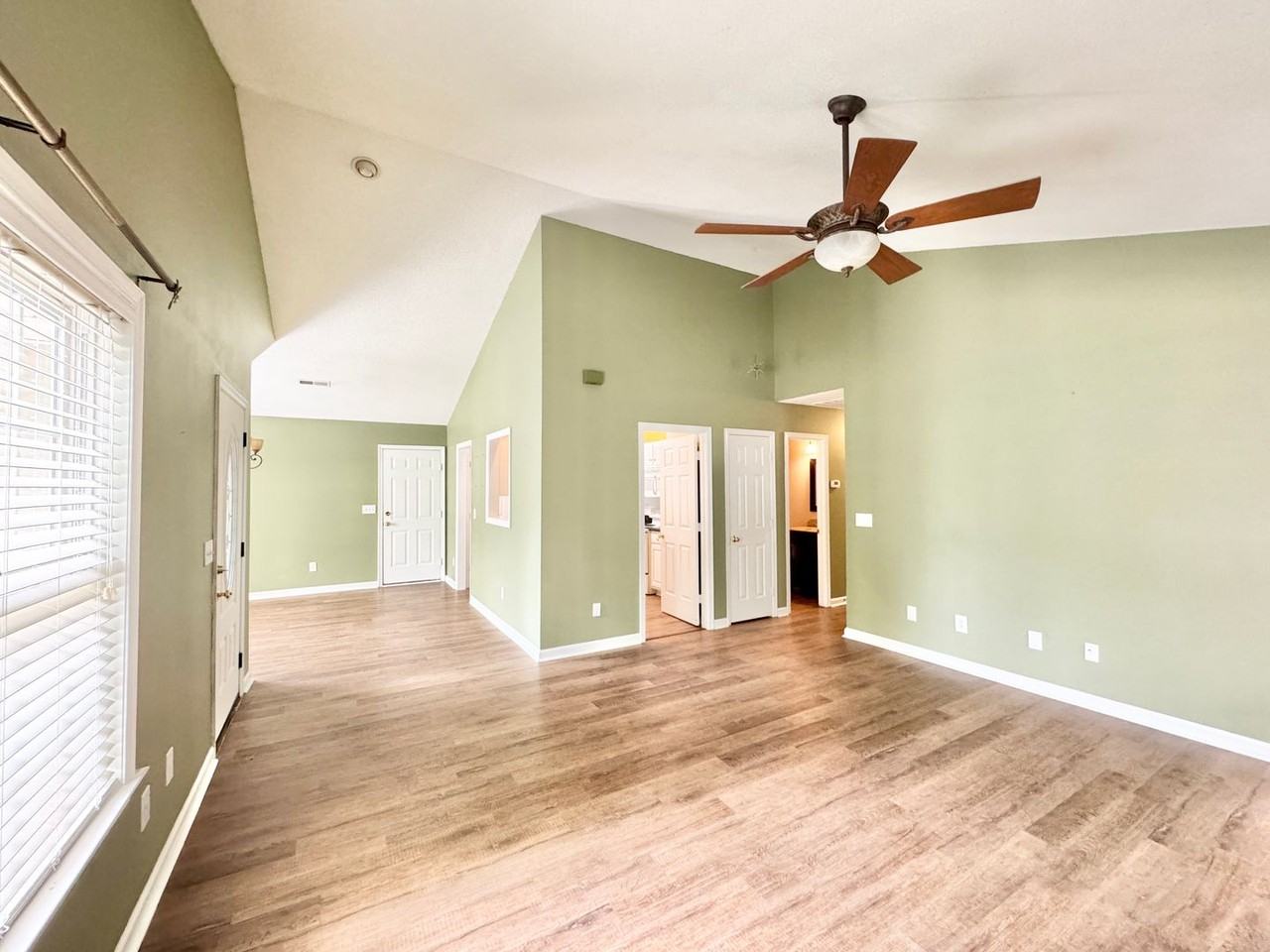 3529 Bent Trace Dr - Photo 4 of 26