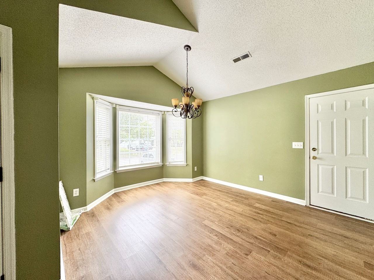 3529 Bent Trace Dr - Photo 5 of 26